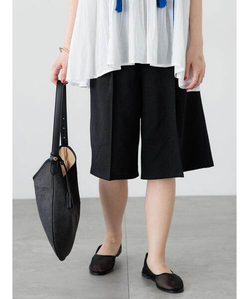 Lugnoncure(ルノンキュール)の「麻調タックハーフパンツ《2025summer catalog item》(その他パンツ・レディース・オフホワイト/ベージュ/ブラック・F)」の2枚目の写真