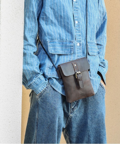NiiNa(ニーナ)の「【 NiiNa homme / ニーナオム 】高品質牛革 シック ショルダーバッグ(ショルダーバッグ・メンズ・ブラウン/ダークブラウン・FREE)」の7枚目の写真