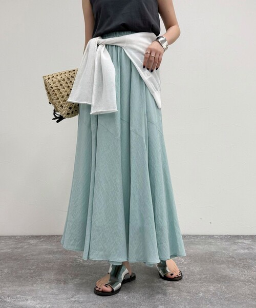 fredy emue(フレディエミュ)の「ニュアンスギャザーフレアースカート(スカート・レディース・サックスブルー/チャコールグレー/オフホワイト・38/36)」の3枚目の写真