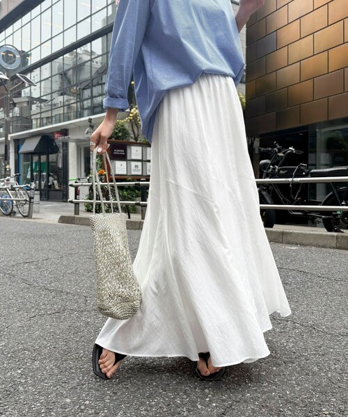 fredy emue(フレディエミュ)の「ニュアンスギャザーフレアースカート(スカート・レディース・サックスブルー/チャコールグレー/オフホワイト・38/36)」の11枚目の写真