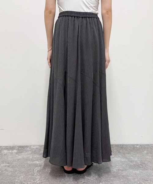 fredy emue(フレディエミュ)の「ニュアンスギャザーフレアースカート(スカート・レディース・サックスブルー/チャコールグレー/オフホワイト・38/36)」の8枚目の写真
