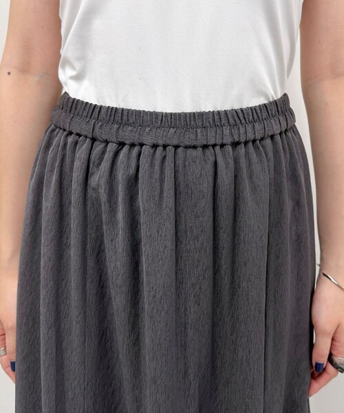 fredy emue(フレディエミュ)の「ニュアンスギャザーフレアースカート(スカート・レディース・サックスブルー/チャコールグレー/オフホワイト・38/36)」の7枚目の写真