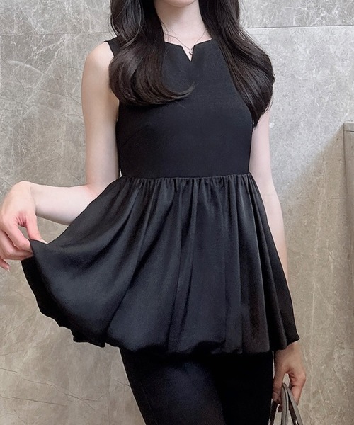 junoah(ジュノア)の「キーネックノースリーブペプラムバルーントップス(シャツ/ブラウス・レディース・ブラック/ライトベージュ/ホワイト/ブラック系その他・SMALL/MEDIUM/LARGE)」の2枚目の写真