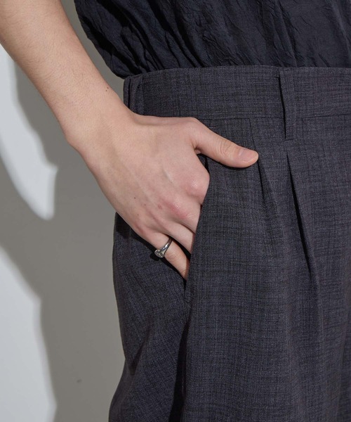 SLICK(スリック)の「【SLICK/スリック】Reflax Canvas Two Tuck Shorts / リフラックスキャンバスツータックショーツ/ セットアップ対応/ ショートパンツ/ テック素材(その他パンツ・メンズ・ブラック/グレイッシュベージュ/チャコールグレー・1/2/3)」の19枚目の写真