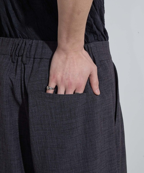 SLICK(スリック)の「【SLICK/スリック】Reflax Canvas Two Tuck Shorts / リフラックスキャンバスツータックショーツ/ セットアップ対応/ ショートパンツ/ テック素材(その他パンツ・メンズ・ブラック/グレイッシュベージュ/チャコールグレー・1/2/3)」の20枚目の写真