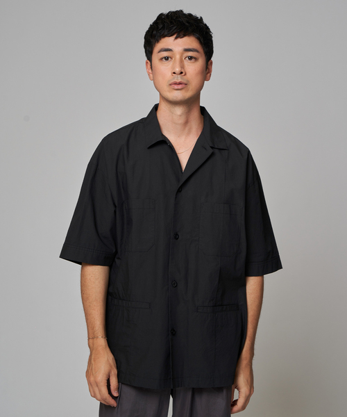 EDIFICE（エディフィス）の「GOLDEN MILLS INC. (ゴールデンミルズ インク) タイプライター キューバ シャツ（シャツ/ブラウス・メンズ・ブラック/ホワイト・SMALL/MEDIUM/LARGE）」の2枚目の写真