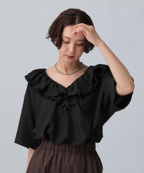 LEPSIM(レプシィム)の「フリルVネック5分袖ブラウス 496306(シャツ/ブラウス・レディース・オフホワイト/ライトブルー/ブラック・FREE)」の14枚目の写真