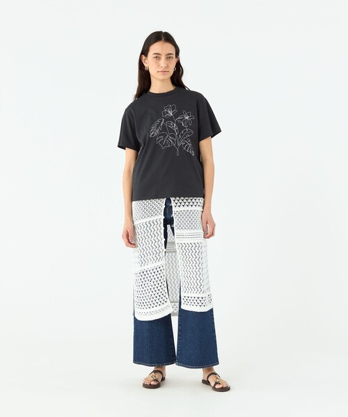 MACPHEE（マカフィー）の「ボタニカルエンブロイダリー ハーフスリーブTシャツ（Tシャツ/カットソー・レディース・ブラック/ホワイト・S）」の3枚目の写真