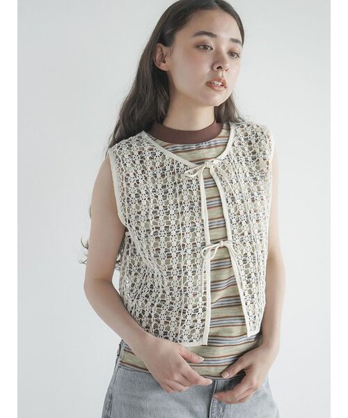 FIKA.(フィーカ)の「Geometric lace gilet(その他トップス・レディース・アイボリー/ブラック・MEDIUM)」の4枚目の写真