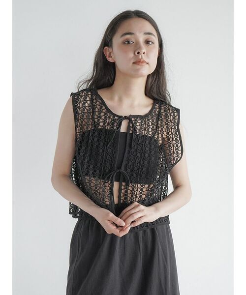 FIKA.(フィーカ)の「Geometric lace gilet(その他トップス・レディース・アイボリー/ブラック・MEDIUM)」の14枚目の写真