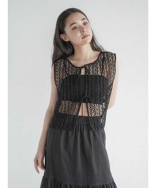 FIKA.(フィーカ)の「Geometric lace gilet(その他トップス・レディース・アイボリー/ブラック・MEDIUM)」の15枚目の写真