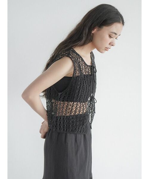 FIKA.(フィーカ)の「Geometric lace gilet(その他トップス・レディース・アイボリー/ブラック・MEDIUM)」の17枚目の写真