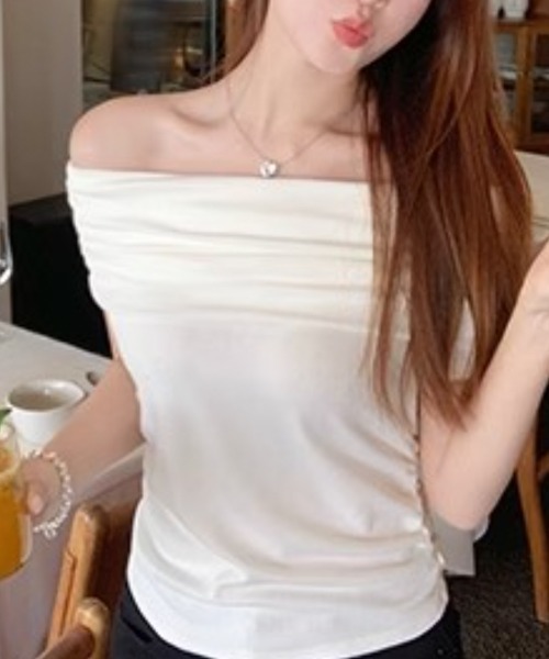 NANAHACHI(ナナハチ)の「オフショル半袖Tシャツ(Tシャツ/カットソー・レディース・アイボリー/パープル/イエロー/ライトブルー/ブラック・FREE)」の9枚目の写真