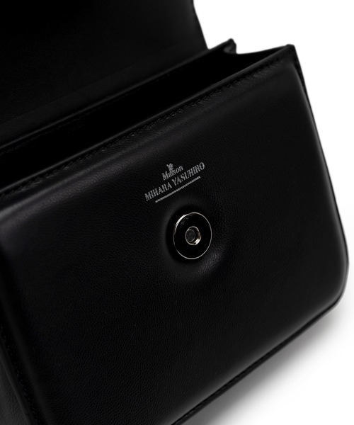 Maison MIHARA YASUHIRO(メゾンミハラヤスヒロ)の「"DOLLS" Lobster Attached Chain MIni Bag(ショルダーバッグ・メンズ・ブラック・FREE)」の7枚目の写真