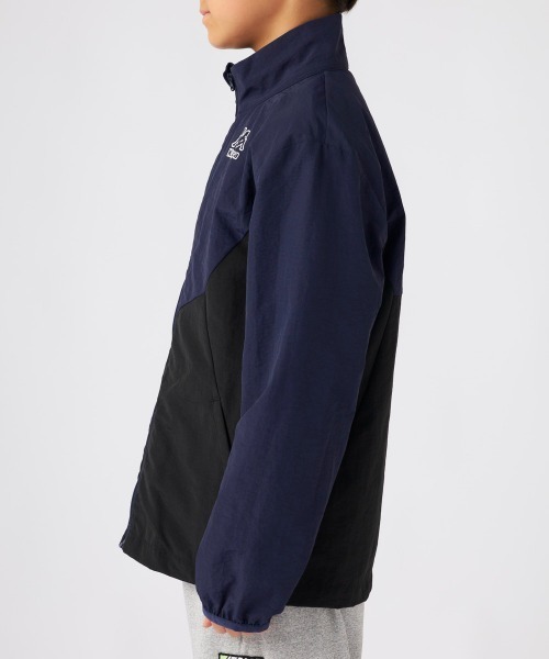 Kappa（カッパ）の「ウィンドジャケット（ナイロンジャケット・キッズ・グレー/ブラック/ネイビー・160/150/140/130）」の10枚目の写真