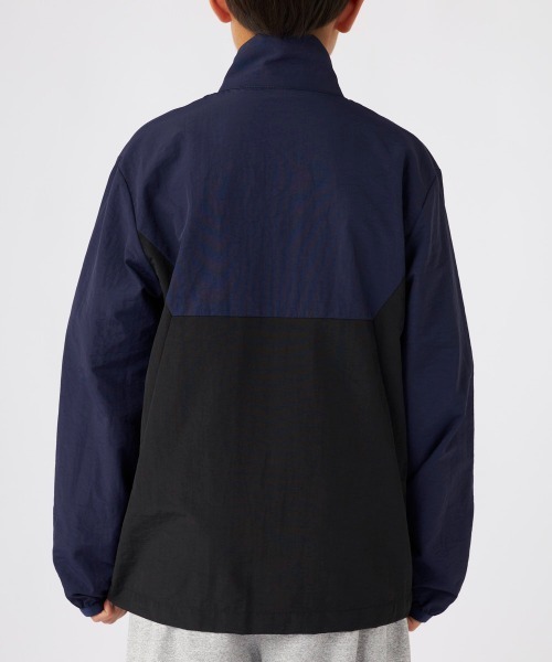Kappa（カッパ）の「ウィンドジャケット（ナイロンジャケット・キッズ・グレー/ブラック/ネイビー・160/150/140/130）」の11枚目の写真