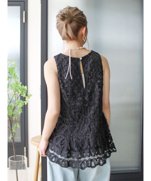 Ungrid(アングリッド)の「バテンレーストップス(シャツ/ブラウス・レディース・オフホワイト/ブラック・FREE)」の10枚目の写真