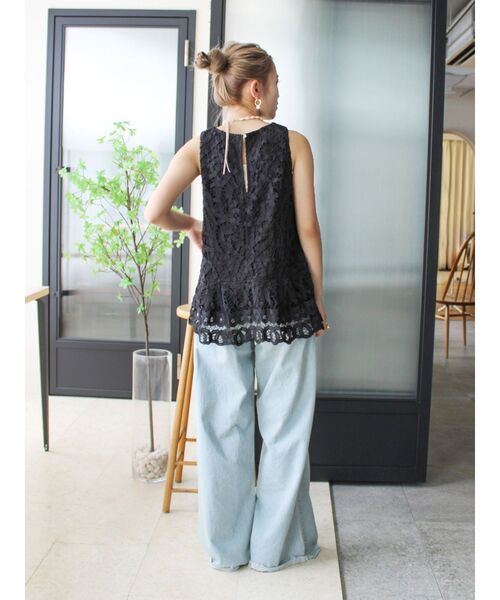 Ungrid(アングリッド)の「バテンレーストップス(シャツ/ブラウス・レディース・オフホワイト/ブラック・FREE)」の8枚目の写真