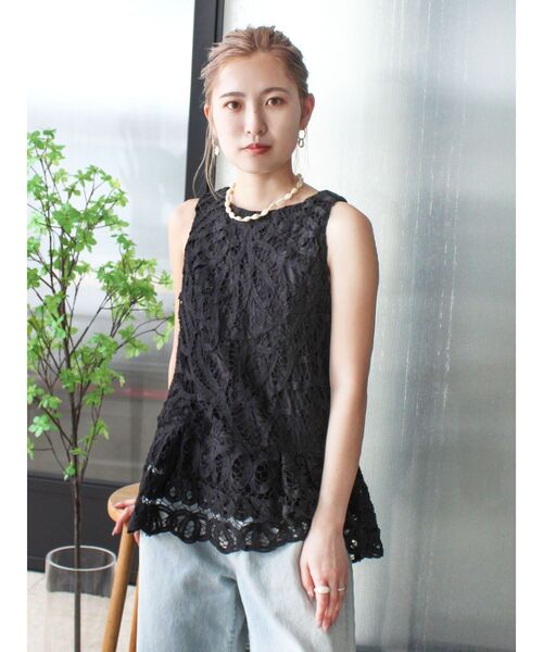 Ungrid(アングリッド)の「バテンレーストップス(シャツ/ブラウス・レディース・オフホワイト/ブラック・FREE)」の14枚目の写真