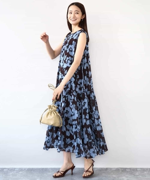 MK MICHEL KLEIN（エムケーミッシェルクラン）の「花柄ティアードワンピース/洗える（ワンピース・レディース・ブラウン/ネイビー・38）」の4枚目の写真
