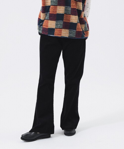 BEAMS BOY（ビームスボーイ）の「【2/5再値下げ】コード フレア パンツ（その他パンツ・レディース・ダークブラウン/ブラック・1/0/2）」の2枚目の写真