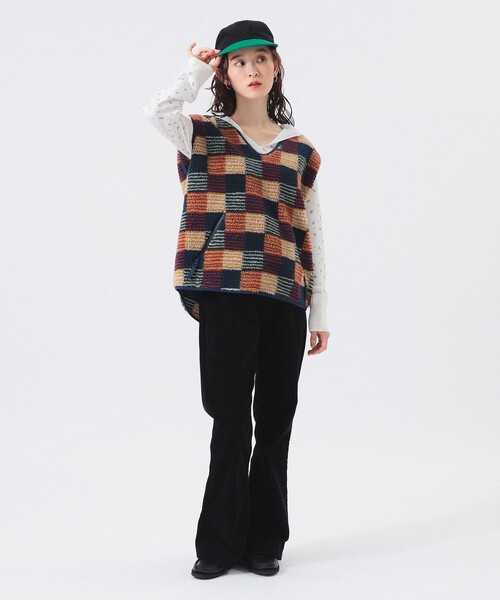 BEAMS BOY（ビームスボーイ）の「【2/5再値下げ】コード フレア パンツ（その他パンツ・レディース・ダークブラウン/ブラック・1/0/2）」の3枚目の写真