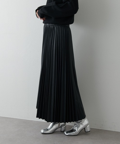 Lui's（ルイス）の「フェイクレザープリーツスカート（スカート・レディース・アイボリー/ダークブラウン/ブラック・36/38）」の8枚目の写真