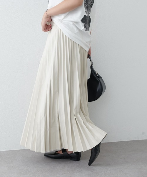 Lui's（ルイス）の「フェイクレザープリーツスカート（スカート・レディース・アイボリー/ダークブラウン/ブラック・36/38）」の13枚目の写真
