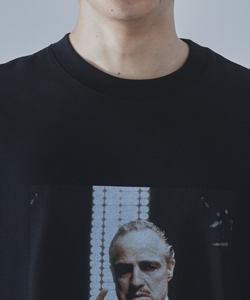 SLICK（スリック）の「【SLICK/スリック】SLICK × The Godfather Printed T-shirt 02 / ザ ゴッドファーザープリントTシャツ 02 /オーバーサイズ シルエット（Tシャツ/カットソー・メンズ・ブラック/ホワイト・2/1/3）」の4枚目の写真