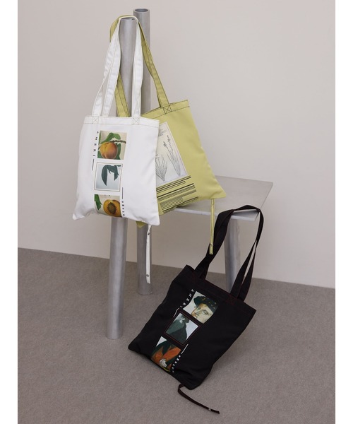 Ameri（アメリ）の「CROP FRAME FLOWER BAG（トートバッグ・レディース・ライム・FREE）」の3枚目の写真