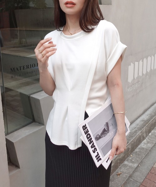 タック入りフレンチスリーブスリットTシャツ（Tシャツ