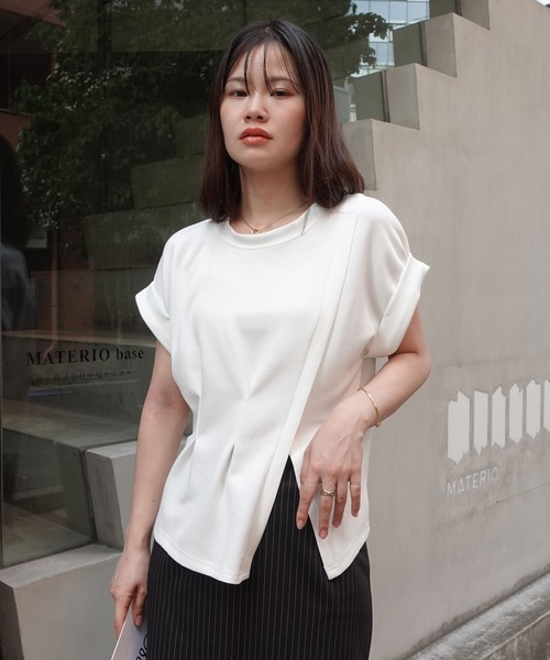 CORNERS(コーナーズ)の「タック入りフレンチスリーブスリットTシャツ(Tシャツ/カットソー・レディース・オフホワイト/チャコールグレー/ブラック・M)」の9枚目の写真