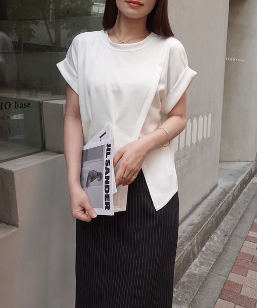 CORNERS(コーナーズ)の「タック入りフレンチスリーブスリットTシャツ(Tシャツ/カットソー・レディース・オフホワイト/チャコールグレー/ブラック・M)」の6枚目の写真