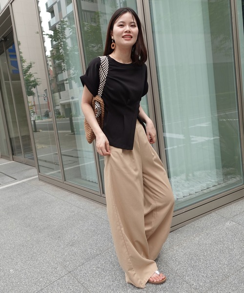 CORNERS(コーナーズ)の「タック入りフレンチスリーブスリットTシャツ(Tシャツ/カットソー・レディース・オフホワイト/チャコールグレー/ブラック・M)」の17枚目の写真