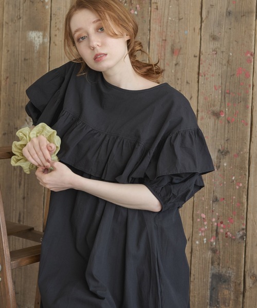 Crisp(クリスプ)の「フロントフリルパフロングワンピース(ワンピース・レディース・ブラック/カーキ・FREE)」の6枚目の写真