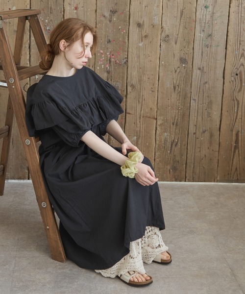 Crisp(クリスプ)の「フロントフリルパフロングワンピース(ワンピース・レディース・ブラック/カーキ・FREE)」の10枚目の写真