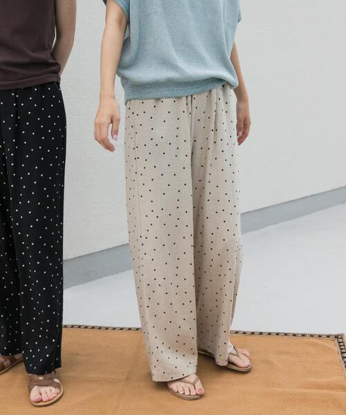 URBAN RESEARCH DOORS(アーバンリサーチドアーズ)の「リネンレーヨンドットイージーパンツ(その他パンツ・レディース・ナチュラル/ブラック・MEDIUM)」の3枚目の写真