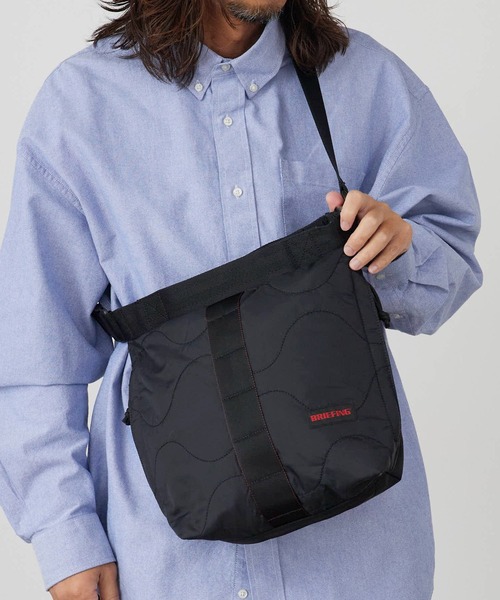 BRIEFING(ブリーフィング)の「BRIEFING/ブリーフィング QUILTED JUMPER S ショルダーバッグ(ショルダーバッグ・メンズ・ブラック/オリーブ・FREE)」の2枚目の写真