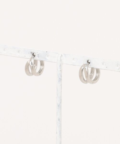 VIBGYOR(ヴィブジョー)の「【IZU】 2ラインデザインフープピアス〈ユニセックス・ゴールド/シルバー〉(ピアス(両耳用)・メンズ・シルバー/ゴールド/ブラック・FREE)」の11枚目の写真