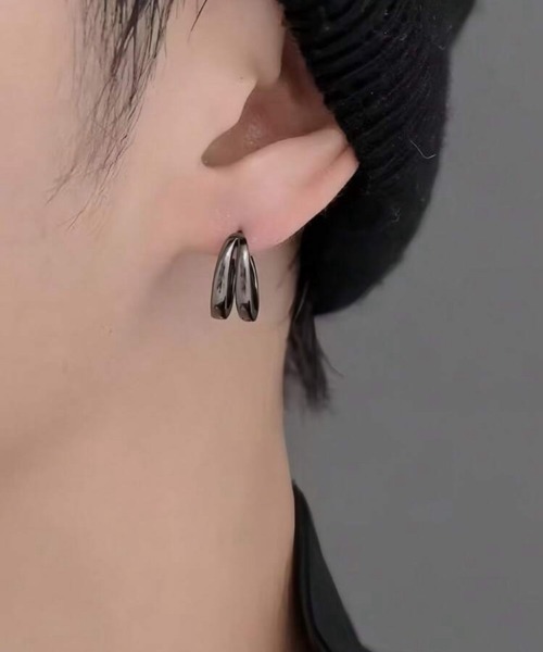 VIBGYOR(ヴィブジョー)の「【IZU】 2ラインデザインフープピアス〈ユニセックス・ゴールド/シルバー〉(ピアス(両耳用)・メンズ・シルバー/ゴールド/ブラック・FREE)」の2枚目の写真