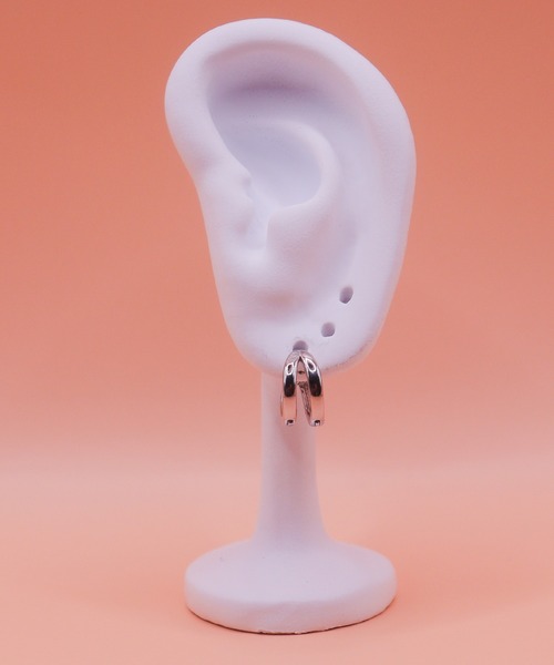 VIBGYOR(ヴィブジョー)の「【IZU】 2ラインデザインフープピアス〈ユニセックス・ゴールド/シルバー〉(ピアス(両耳用)・メンズ・シルバー/ゴールド/ブラック・FREE)」の4枚目の写真