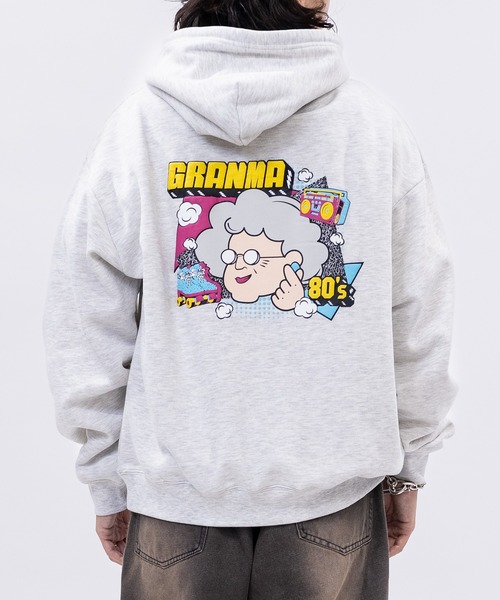 JOHN'S CLOSET(ジョンズクローゼット)の「【a】〔GRANMA/グランマ〕裏起毛 発泡プリント プルオーバーパーカー(パーカー・メンズ・アッシュグレー/ホワイト/ブラック・MEDIUM/LARGE)」の3枚目の写真