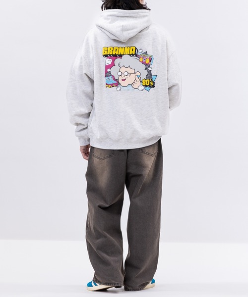 JOHN'S CLOSET(ジョンズクローゼット)の「【a】〔GRANMA/グランマ〕裏起毛 発泡プリント プルオーバーパーカー(パーカー・メンズ・アッシュグレー/ホワイト/ブラック・MEDIUM/LARGE)」の10枚目の写真