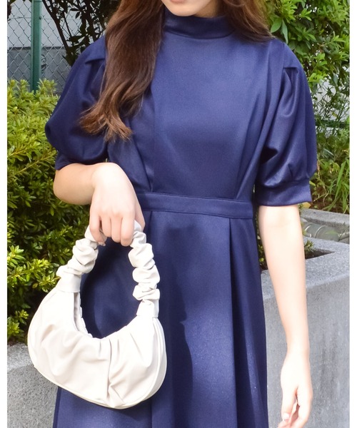 ＆soiree（アンドソワレ）の「【&soiree】ウエストタックパフスリーブワンピース（ワンピース・レディース・ブルー/ネイビー/ベージュ・MEDIUM/SMALL）」の21枚目の写真