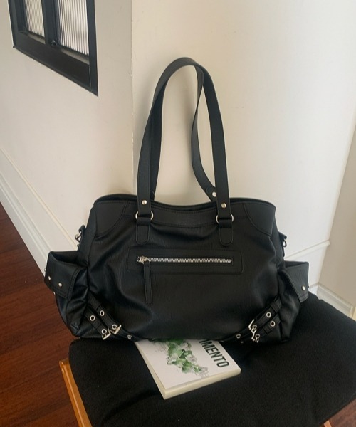 gossip!ロサンゼルス(ゴシップロサンゼルス)の「Y2K大容量レトロバイカーバッグ(2WAY/ショルダー&トート)(ショルダーバッグ・レディース・オフホワイト/ブラック・FREE)」の14枚目の写真