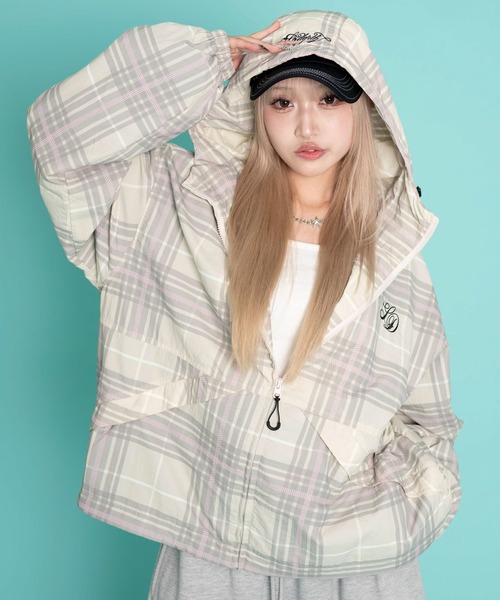 LTR DEPTH（レイターデプス）の「LTR DEPTH/チェックロゴフードブルゾン（ブルゾン・メンズ・ブラック系その他/ピンク系その他・MEDIUM/LARGE）」の12枚目の写真