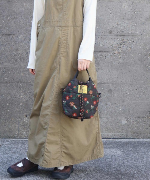 KiU(キウ)の「【KiU and BleuBleuet】KiUパデッドポケッタフルミニバッグ(ショルダーバッグ・レディース・アイボリー/ブラック/その他/その他1/ブルー系/グリーン系/その他2/その他3・FREE)」の11枚目の写真