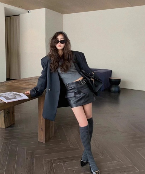 Ritzy(リッツィー)の「ショート丈 ニット ヘンリーネック フードトップス(ニット/セーター・レディース・ブラック/ホワイト/オレンジ/グレー・FREE)」の18枚目の写真