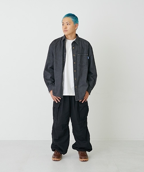 GLAZOS（グラソス）の「デニムシャツ（シャツ/ブラウス・キッズ・ダークブルー/ブラック・160cm/170cm/150cm）」の2枚目の写真