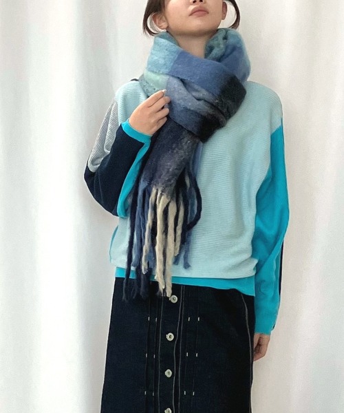 Q(キュー)の「ボリュームチェックマフラー(マフラー・レディース・パープル系その他/ブルー系その他・ONE SIZE)」の2枚目の写真